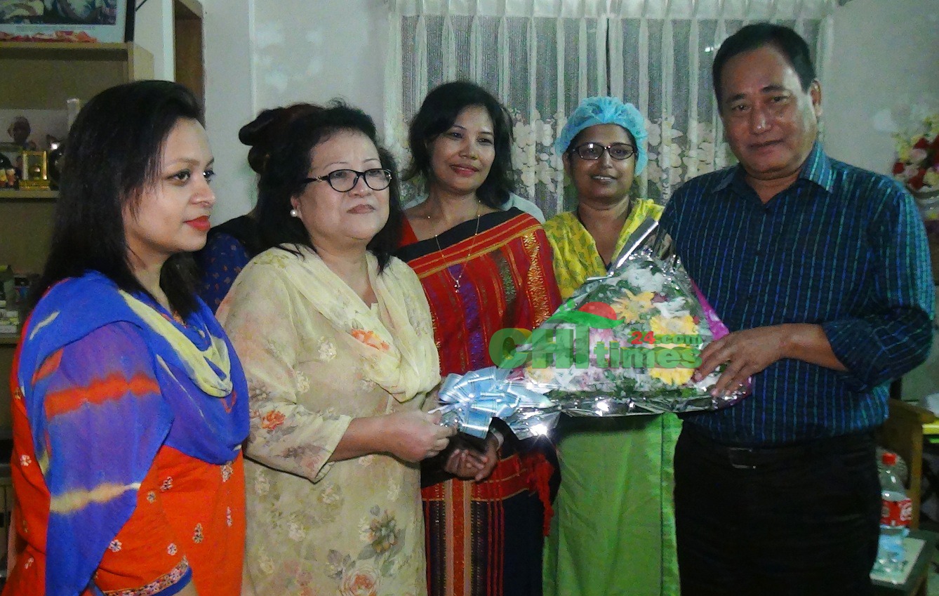 আওয়ামীলীগে যোগ দিলেন পাহাড়ের নারী নেত্রী টুকু তালুকদার