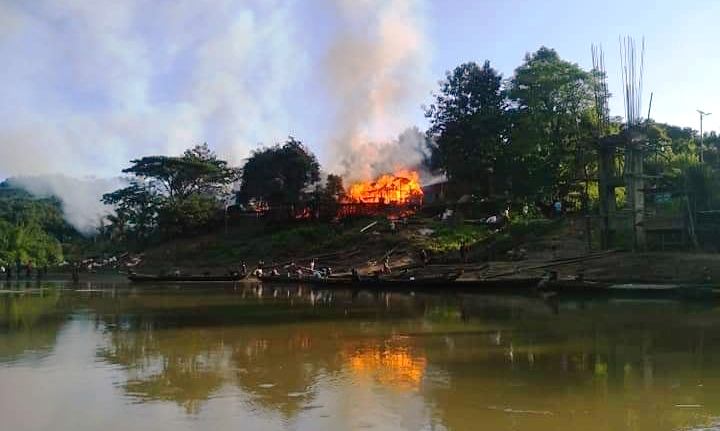 থানচির বড় মদক বাজারে অগ্নিকান্ডে ২০ দোকান ছাই