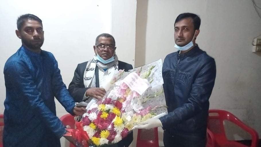 কেন্দ্রীয় কমান্ড কাউন্সিলের পক্ষে  মুছা মাতব্বর'কে ফুলেল শুভেচ্ছায় শাহাদাৎ - রাসেল