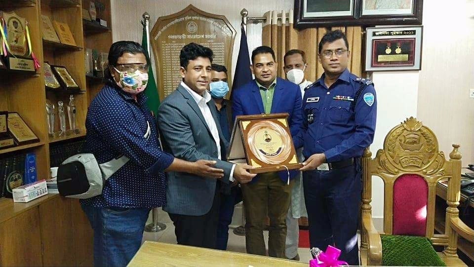 পুলিশ সুপারকে পৌরসভার বিদায়ী সংবর্ধনা
