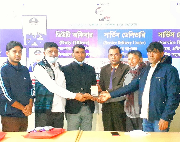 শ্রদ্ধায় বিদায় নিলেন নানিয়ারচর থানার পুলিশ কর্মকর্তা রওশন জামান