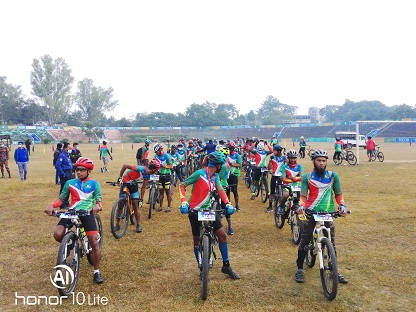 মাউন্টেন বাইক প্রতিযোগীতার সাইক্লিস্টদের রাঙামাটি থেকে বান্দরবানের উদ্দেশ্যে যাত্রা