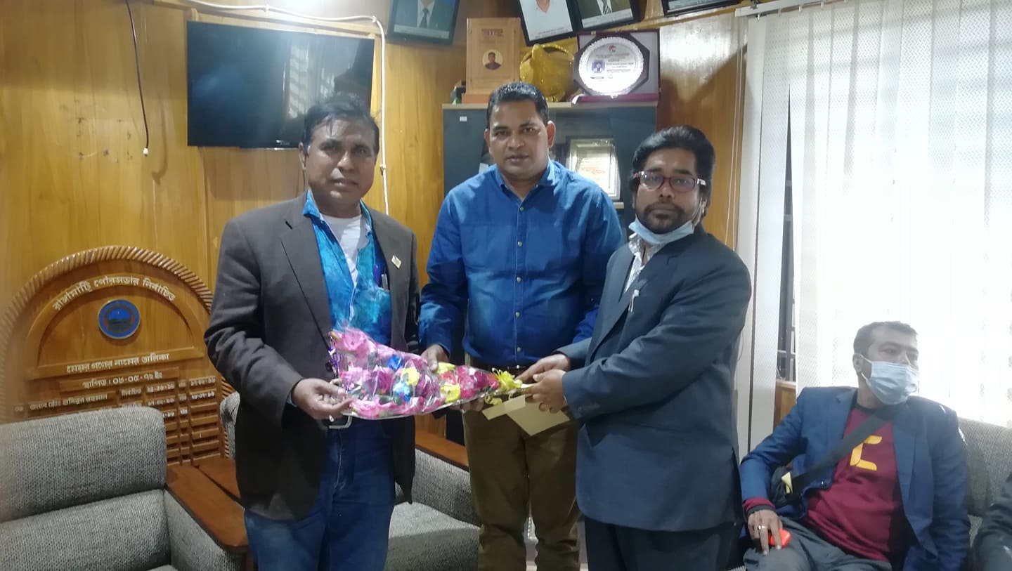 প্রেস ক্লাবের নব-নির্বাচিত সভাপতি ও সম্পাদককে প্যানেল মেয়রের ফুলেল শুভেচ্ছা