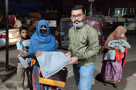 ফুটপাতে  রাঙ্গামেক ছাত্রলীগের কম্বল বিতরণ 