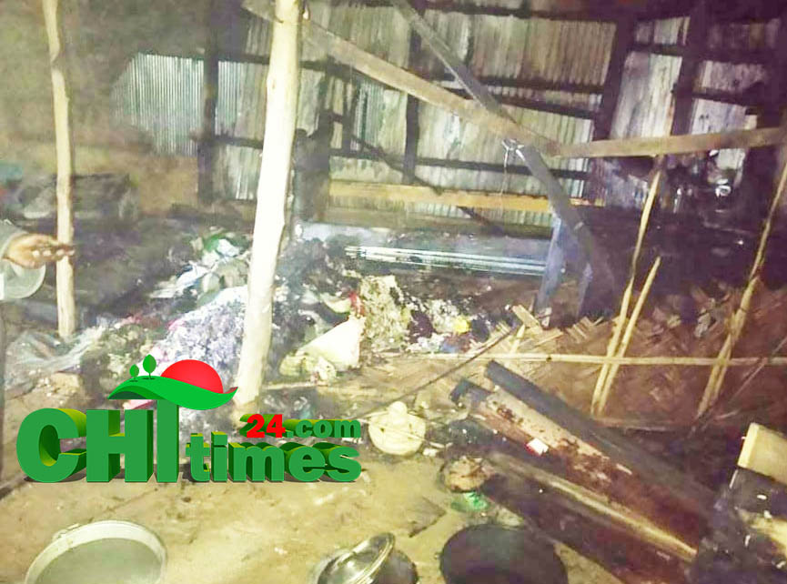 হঠাৎ আগুনে ঘর ছাই!