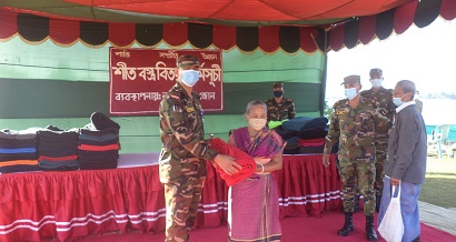 হাঁড় কাপানো শীতে অসহায় মানুষের পাশে নানিয়ারচর জোন