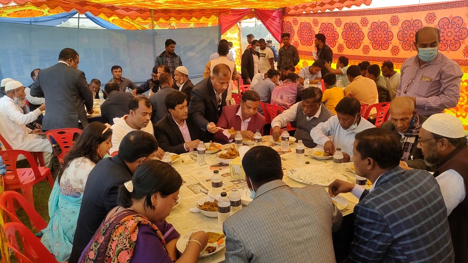 প্রতিষ্ঠাবার্ষিকী ও বনভোজন উদযাপন করেছে মারিশ্যা কাঠ ব্যাবসায়ী ও জোত মালিক সমিতি