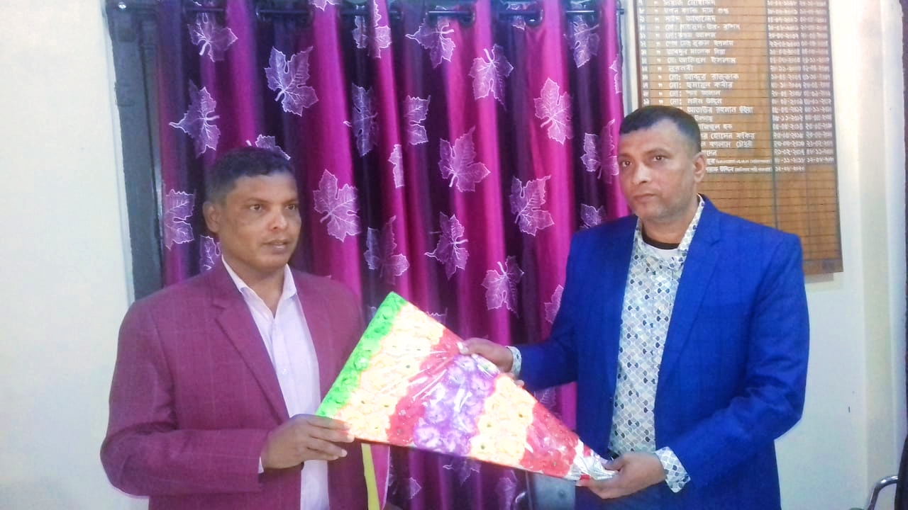 বাঘাইছড়ি থানার নবাগত ওসি আনোয়ার হোসেন 