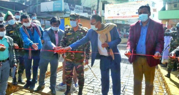 মাইনীমুখ বাজার থেকে লংগদু বাজার পাকা রাস্তা নির্মাণ প্রকল্পের উদ্বোধন