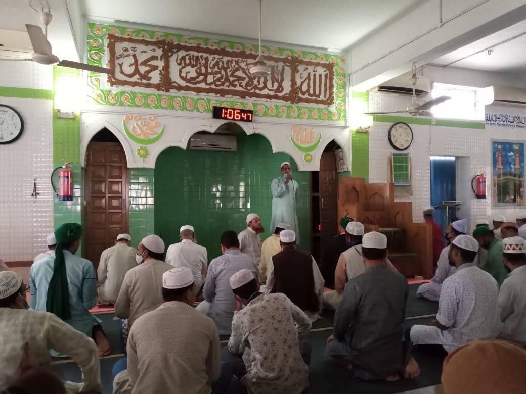 মুসল্লিদের কাছে দোয়া চাইলেন হেলাল