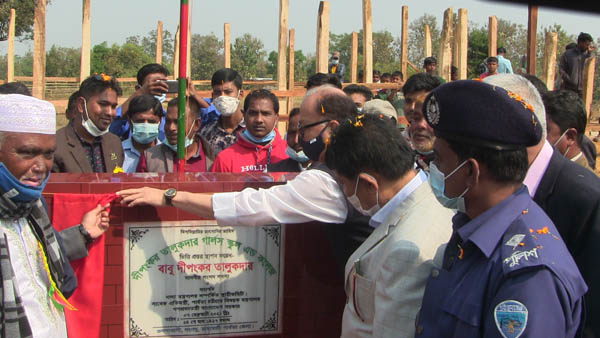 অবৈধ অস্ত্রধারীদের কারণে সাধারণ জনগনের স্বাভাবিক জীবন বাধাগ্রস্থ হচ্ছে