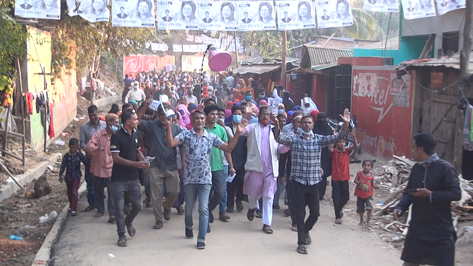 করিম আকবরের সমর্থনে বিশাল শোডাউন
