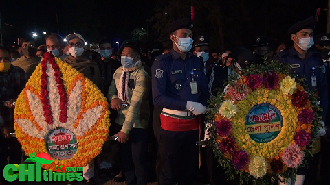 একুশের প্রথম প্রহরে রাঙামাটি কেন্দ্রীয় শহীদ মিনারে শহীদদের প্রতি শ্রদ্ধা 