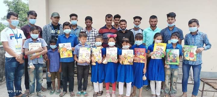 বরকলে প্রিয় রাঙামাটির গল্পের বই ও শিক্ষা সামগ্রী বিতরণ কর্মসূচি 