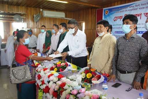 রাঙামাটিতে সমাজসেবা অধিদপ্তরের উদ্যোগে রোগীদের মাঝে আর্থিক অনুদান