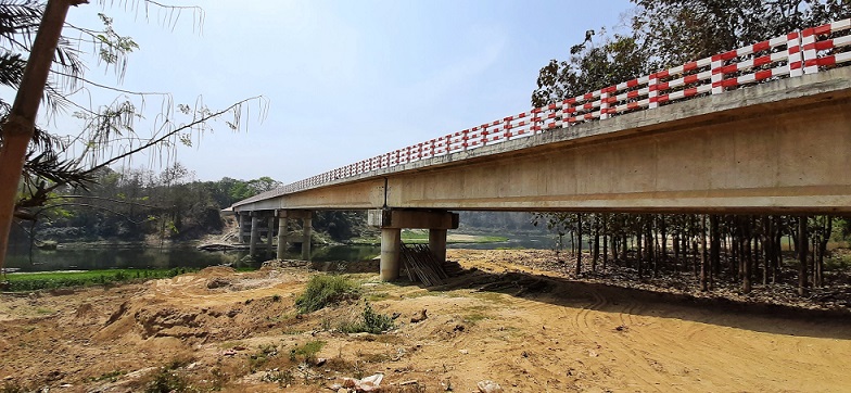 বান্দরবানে দৃশ্যমান রেইচাঃগোয়ালিয়া খোলায় ২২০ মিটার গার্ডার ব্রীজ