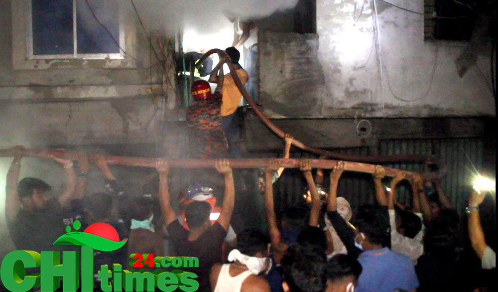 রিজার্ভ বাজারে পাঁচতলা ভবনে আগুনে পুড়লো স্কয়ারের গোডাউন