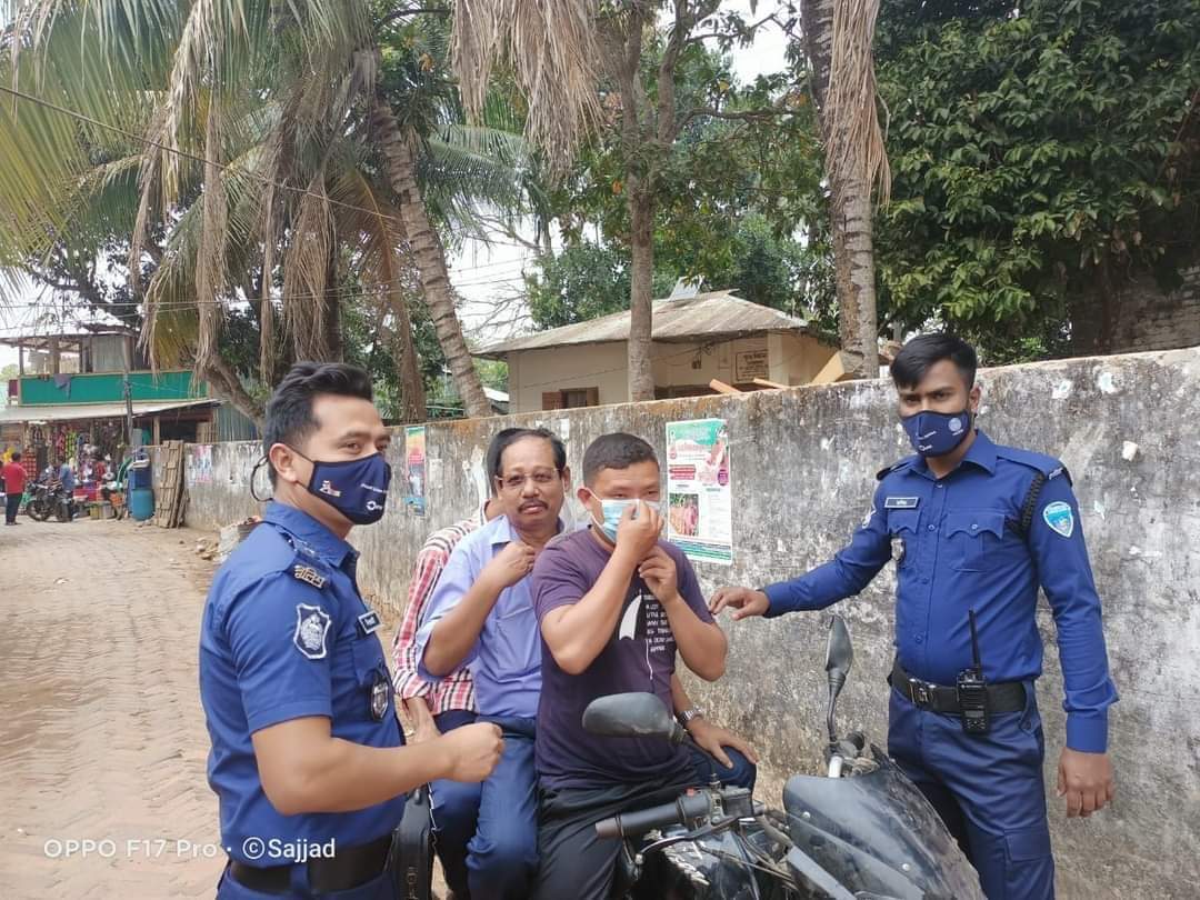 বিলাইছড়ি থানার উদ্যোগে মাস্ক বিতরণ ও সচেতনতামূলক মাইকিং