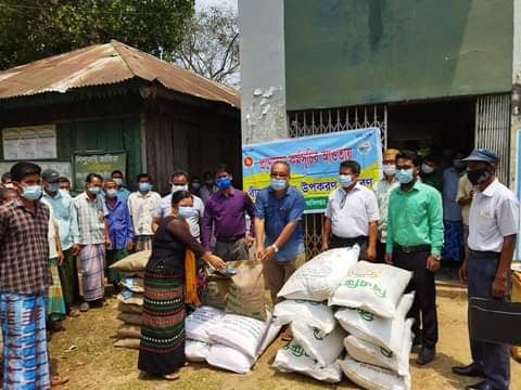 রাজস্থলীতে কৃষকদের মাঝে প্রণোদনা বিতরণ