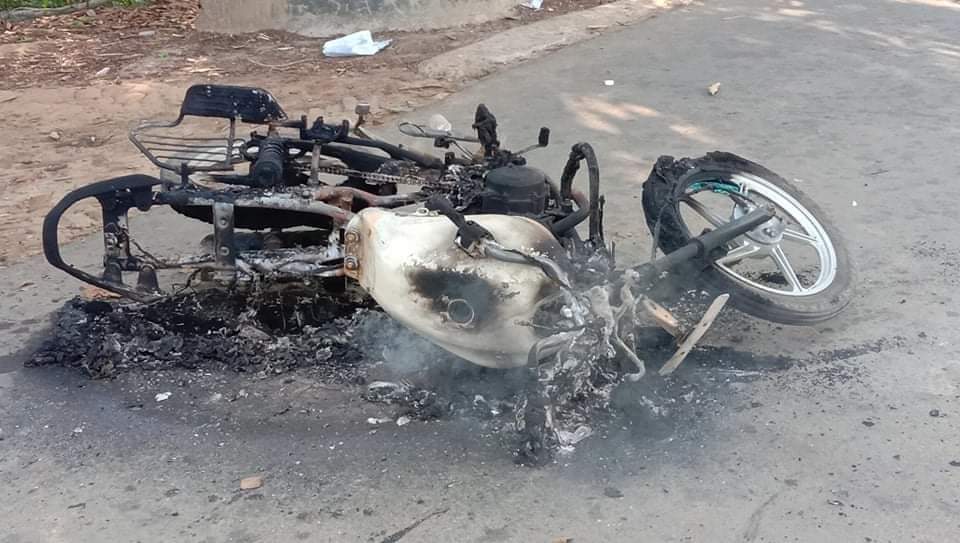 নিষেধাজ্ঞা অমান্য করায় বাঘাইছড়িতে মোটরসাইকেলে আগুন!