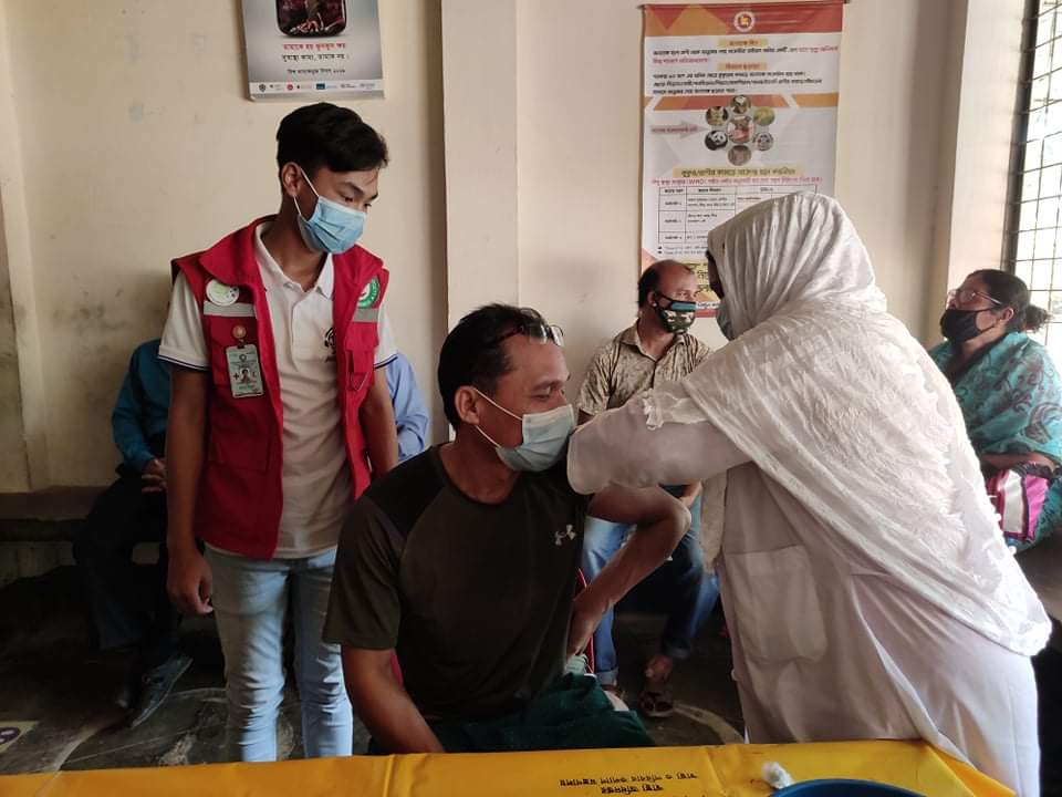 কাউখালীতে করোনা ভ্যাকসিনের দ্বিতীয় ডোজ দেওয়ার কার্যক্রম শুরু
