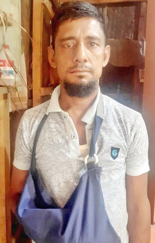 নানিয়ারচরের মুন্নার হাতের চিকিৎসায় ইউএনওর মানবিক সহায়তা