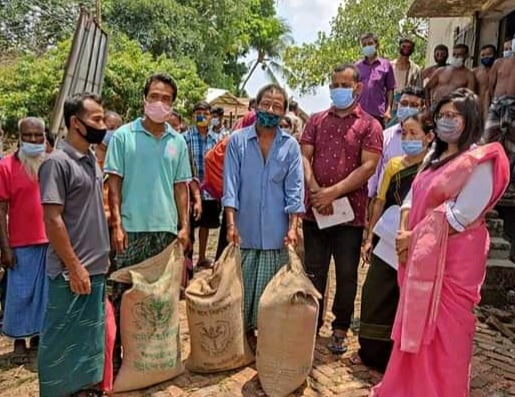 নানিয়ারচরে ৪৪৪ জেলের মাঝে ভিজিএফের চাউল বিতরণ
