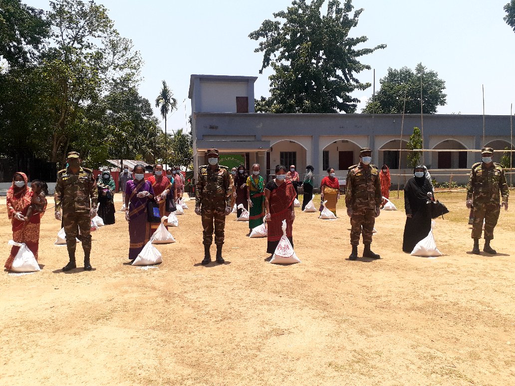 নানিয়ারচরে সেনা জোনের ত্রাণ সহায়তা