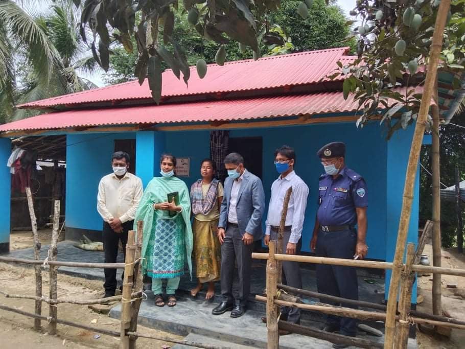 রাজস্থলীতে আশ্রয়ণের ঘর পরিদর্শনে উপসচিব