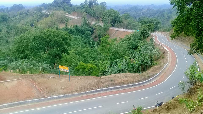 দুর্গম পাহাড়ে সড়ক বানিয়ে সেনাবাহিনীর চমক!