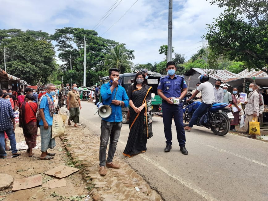 নানিয়ারচরে স্বাস্থ্যবিধি মানতে প্রশাসনের অভিযান