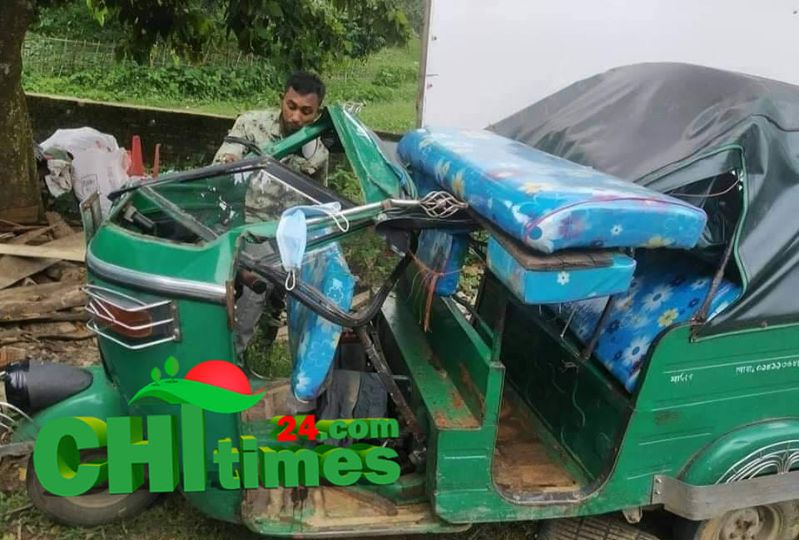 নানিয়ারচরে অটোরিকশা নিয়ন্ত্রণ হারিয়ে আহত ১