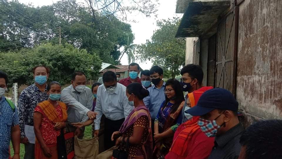 নানিয়ারচরে ১৮৬৩ জেলে পরিবার পেলো ভিজিএফ চাল