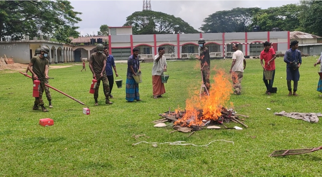 রাজস্থলীতে সেনাবাহিনীর উদ্যােগে অগ্নি নির্বাপক মহড়া