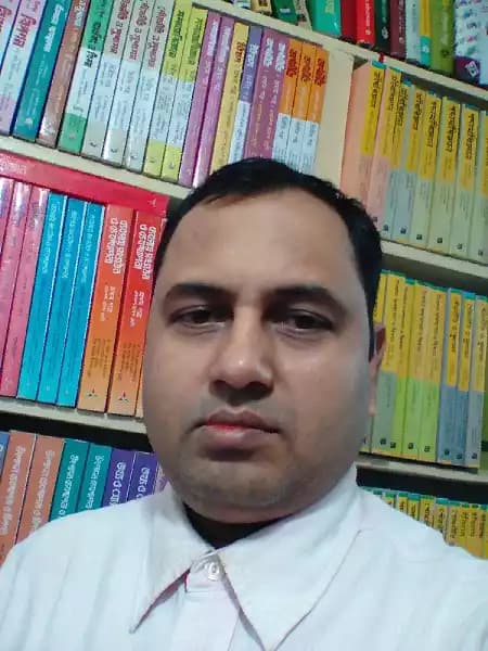 মরণব্যাধি ক্যান্সার থেকে বাঁচতে চায় খোকন