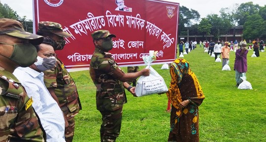 শতাধিক পরিবারের মাঝে কাপ্তাই সেনা জোনের মানবিক সহায়তা