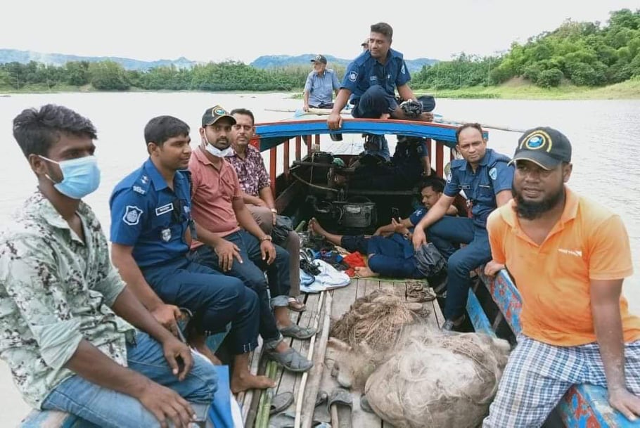 কাপ্তাই লেকে বিএফডিসির অভিযান!