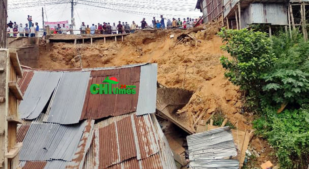 রাঙামাটিতে মাটি সরে একশো ফুট  নীচে ভেঙ্গে পড়লো ৫ দোকান!