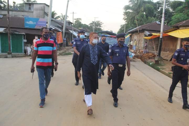 মাস্ক বিতরণ ও জনসচেতনতায় নানিয়ারচরে পুলিশ সুপার