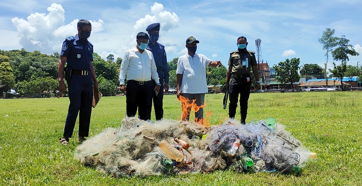 বাঘাইছড়িতে জব্দকৃত ২৫ হাজার মিটার অবৈধ কারেন্ট জাল ধ্বংস