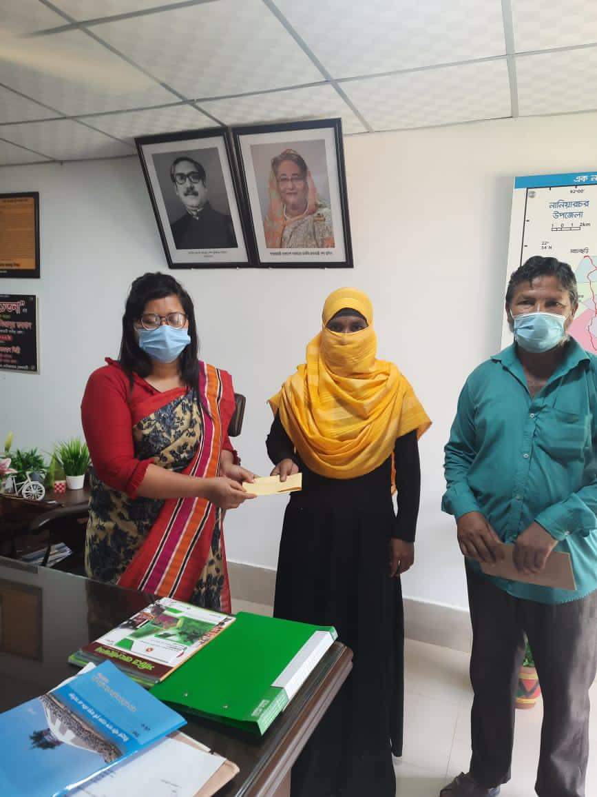 নানিয়ারচরে ইউএনওর ১৩হাজার টাকা আর্থিক অনুদান
