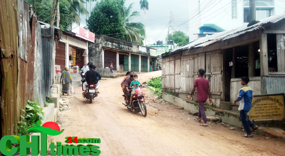 সংবাদ প্রকাশের পর স্বর্ণটিলা সড়কের কাজ শুরু করলো পৌরসভা