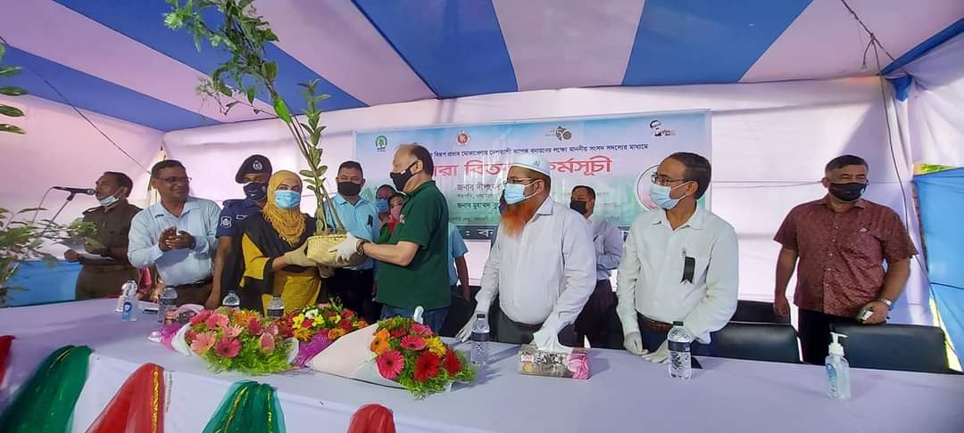 রাঙামাটিতে বিভিন্ন প্রতিষ্ঠানে বন বিভাগের ৫ হাজার চারা বিতরণ