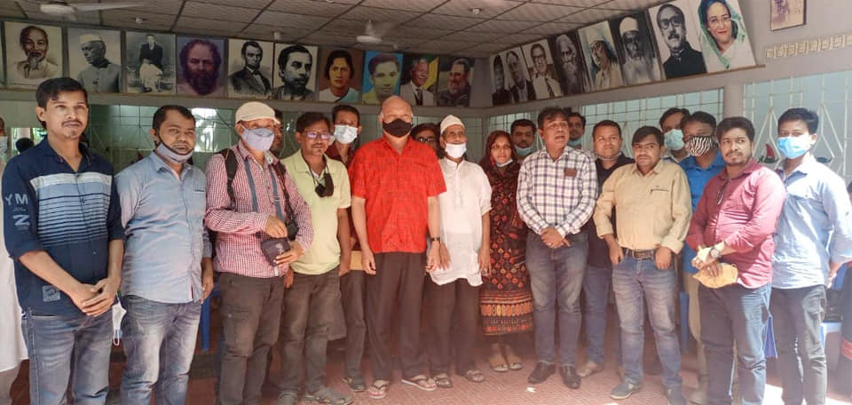 দীপংকর তালুকদারের সাথে রাঙামাটি প্রেস ক্লাবের নেতৃবৃন্দের সাথে সৌজন্য সাক্ষাৎ