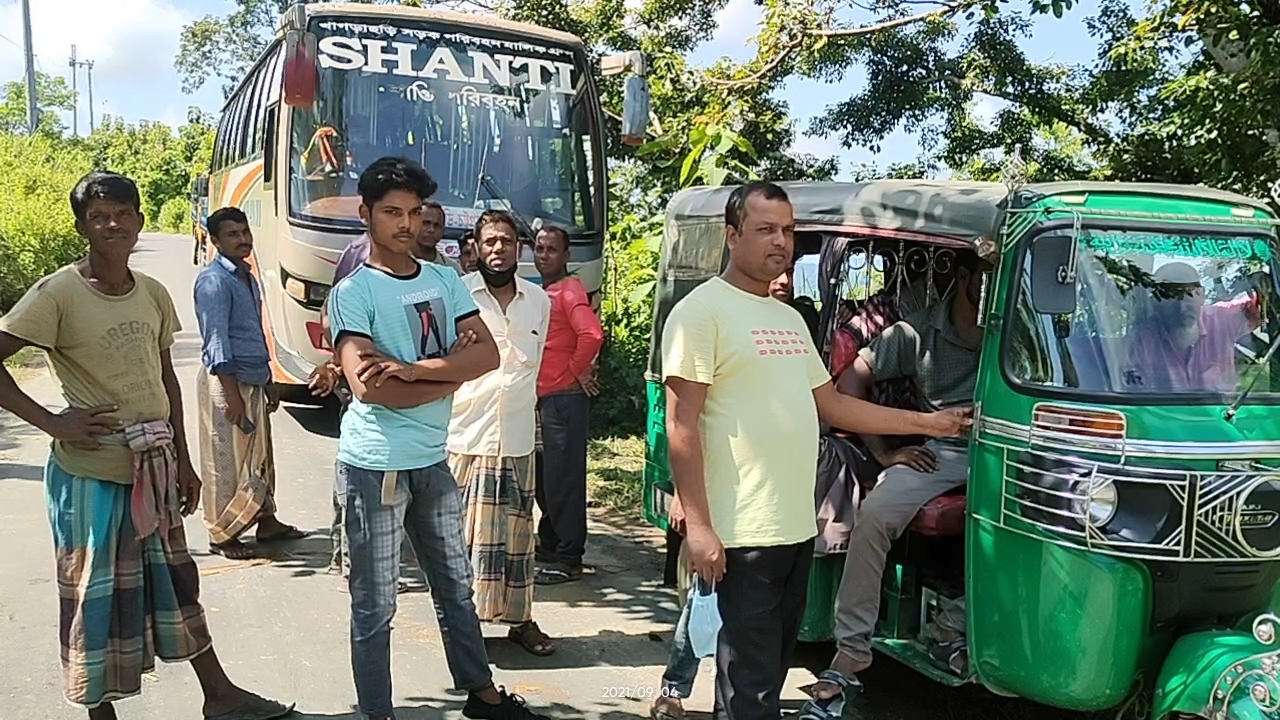 বাঘাইছড়ি সড়কে পাহাড় ধস: ৮ ঘন্টা পর যানচলাচল স্বাভাবিক