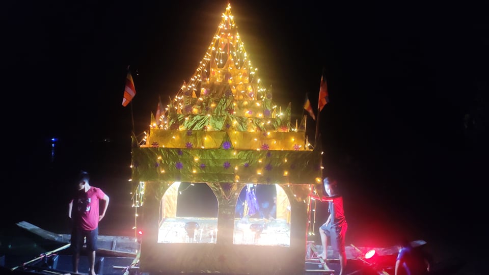 প্রবারনায় কাপ্তাইয়ের কর্ণফুলি নদীতে ভাসানো হলো কল্পতরু জাহাজ 