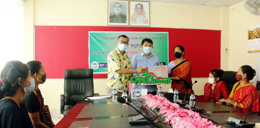 বর্তমান সরকার পাহাড়ের অনগ্রসর মানুষের আত্মকর্মসংস্থানের লক্ষ্যে কাজ করছে; অংসুইপ্রু