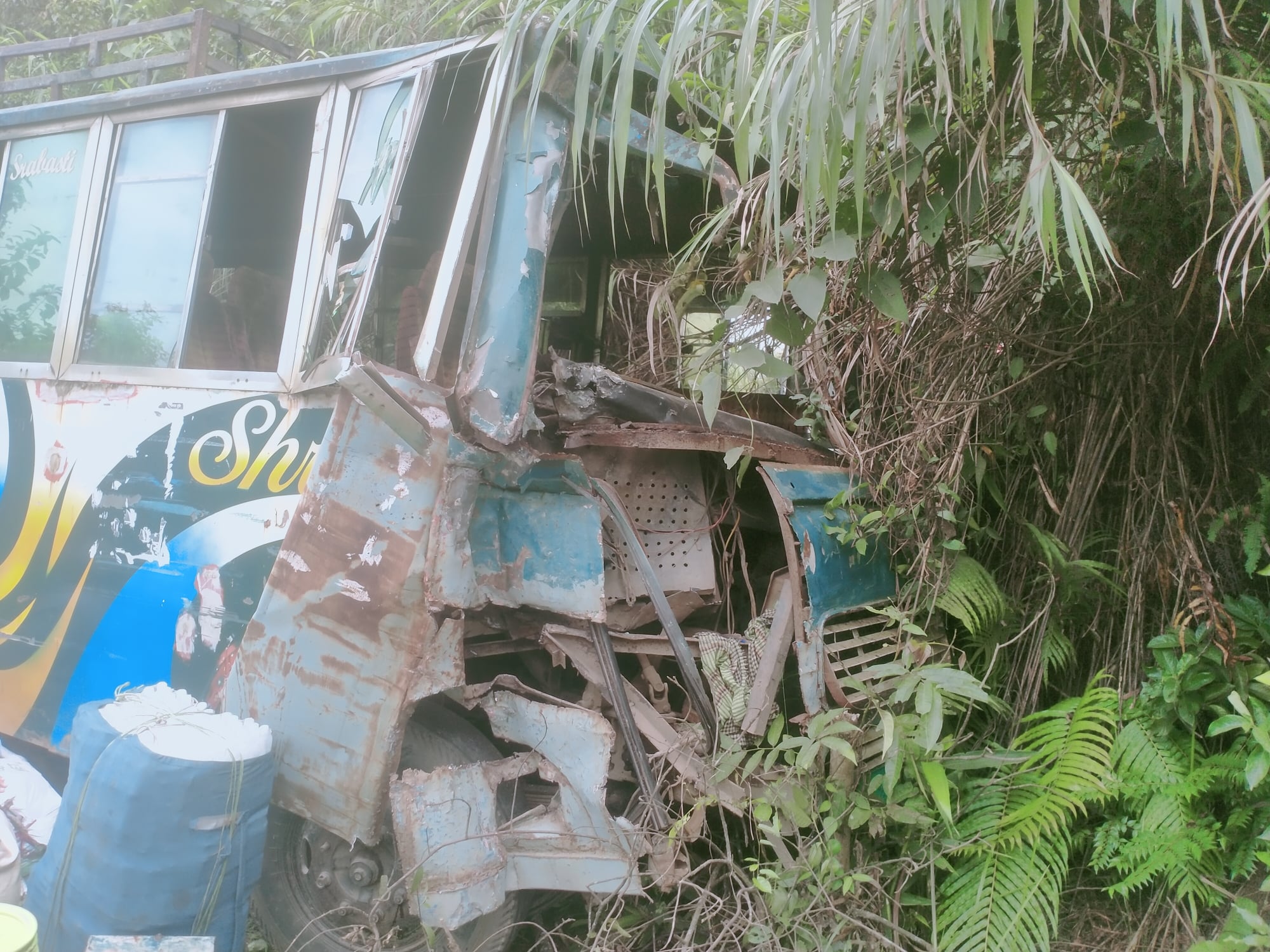 রাঙামাটি খাগড়াছড়ি সড়কে বাসের মুখোমুখি সংঘর্ষে আহত ০৬