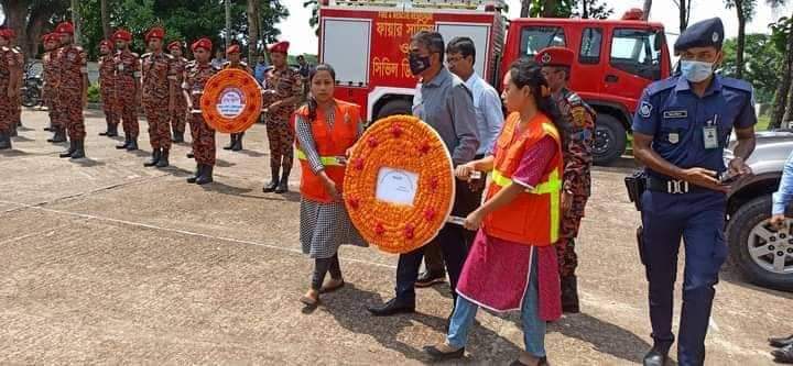 ফুলেল শ্রদ্ধা ভালবাসায় ফায়ার ফাইটার মিঠু-নিপনের শেষ বিদায়