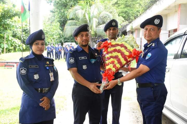 কাপ্তাই ও চন্দ্রঘোনা থানা পরিদর্শনে রাঙামাটির পুলিশ সুপার